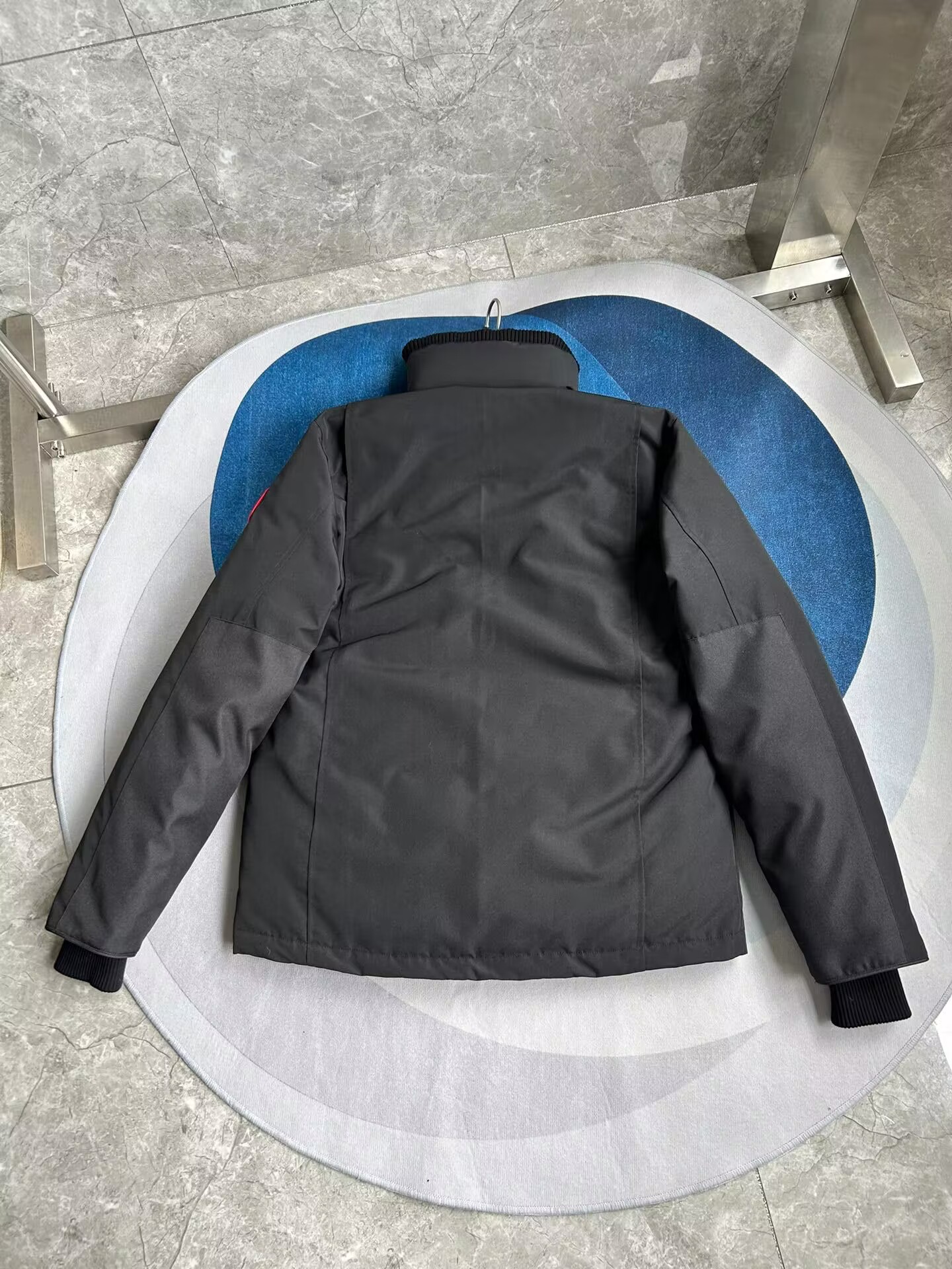 Can*a Go*e coat-253