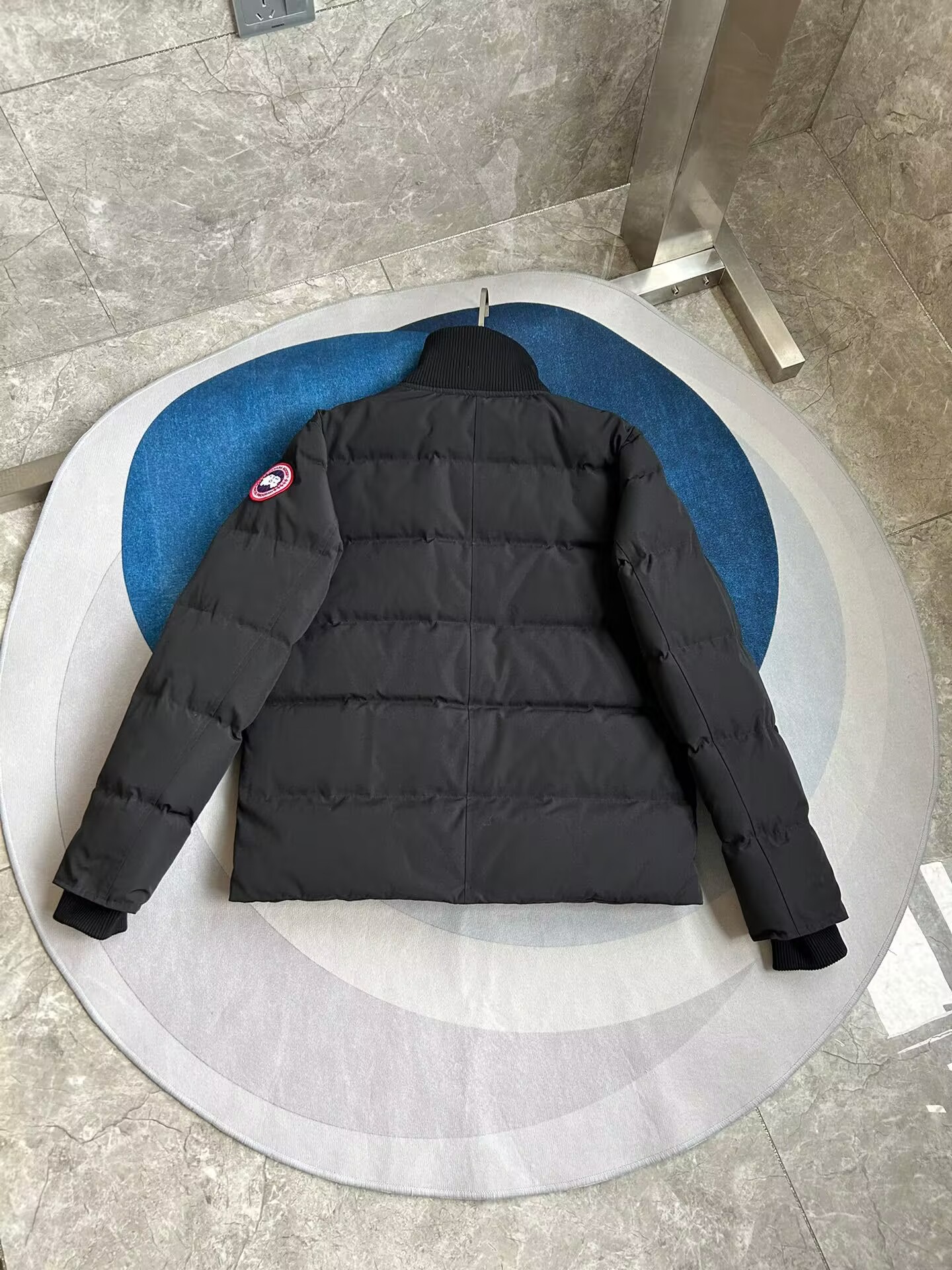 Can*a Go*e coat-252
