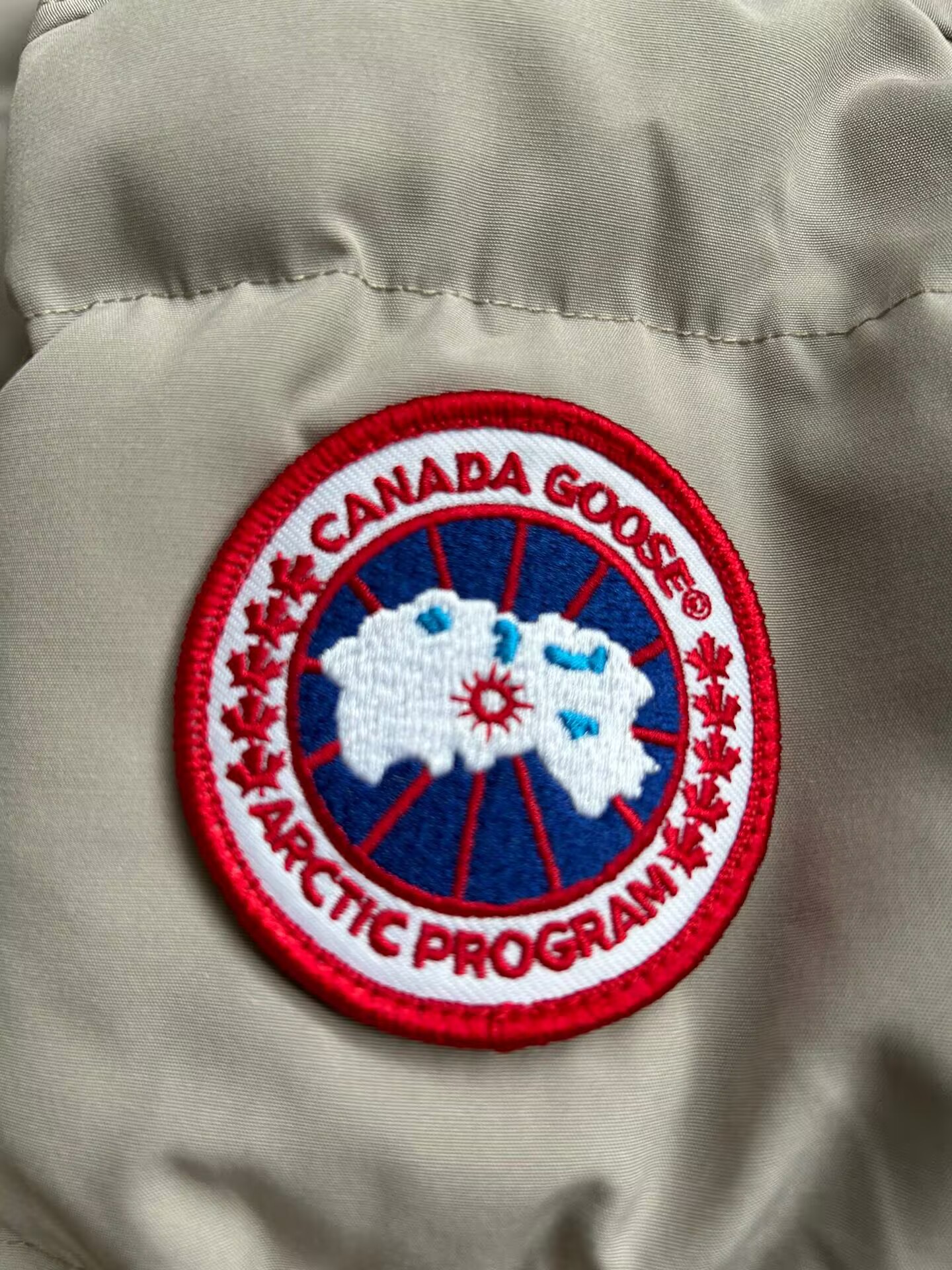 Can*a Go*e coat-251