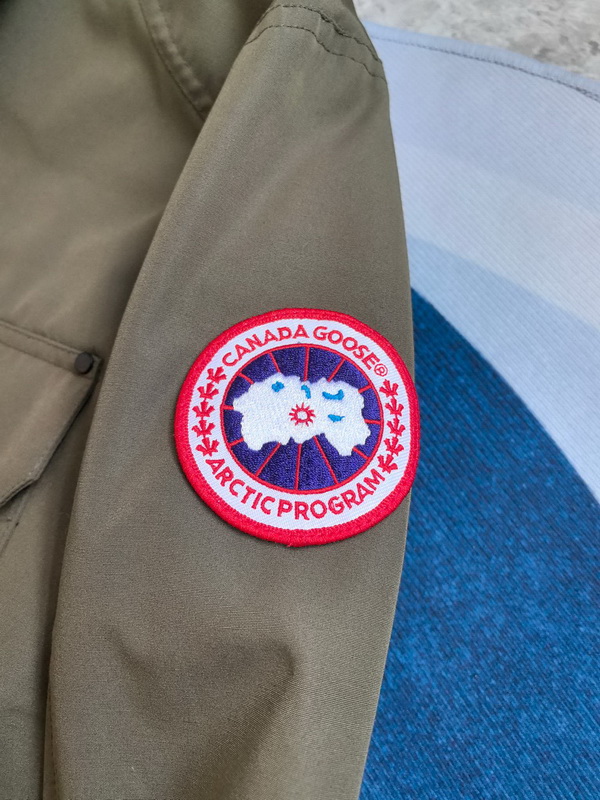 Can*a Go*e jacket-007