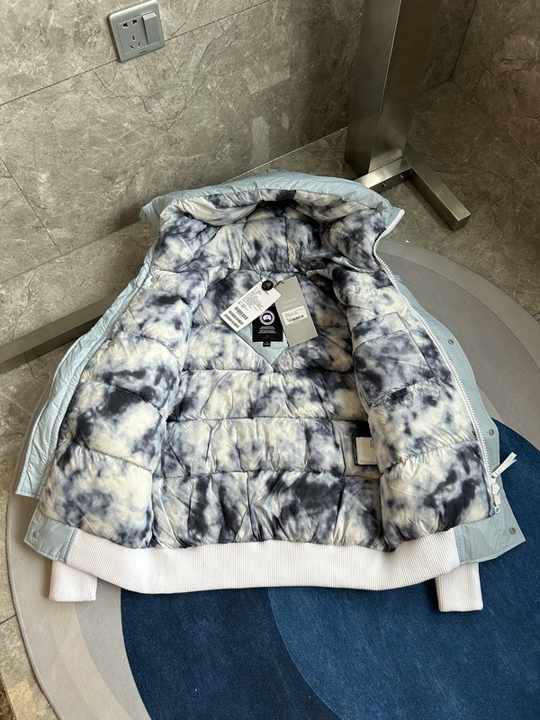 Can*a Go*e coat-307