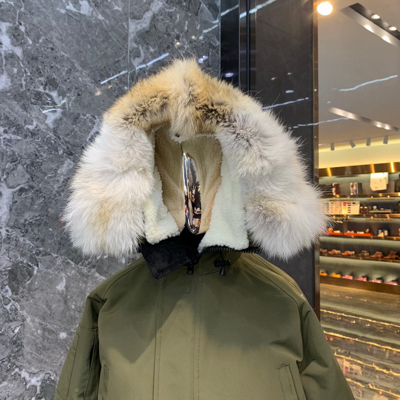 Can*a Go*e coat-314