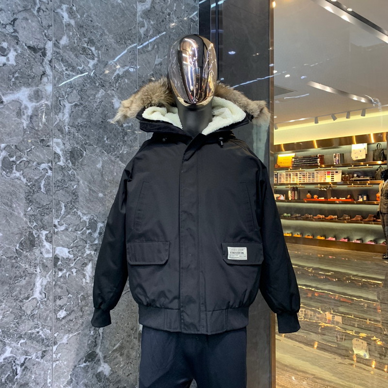 Can*a Go*e coat-323