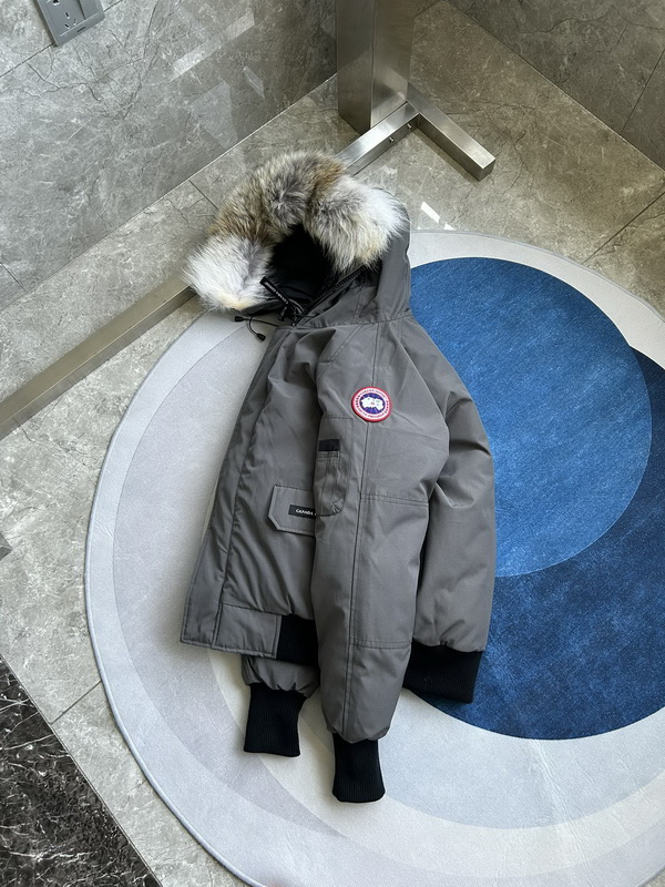 Can*a Go*e coat-330