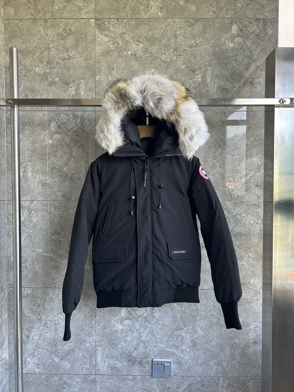 Can*a Go*e coat-333