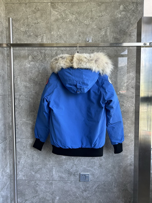 Can*a Go*e coat-342