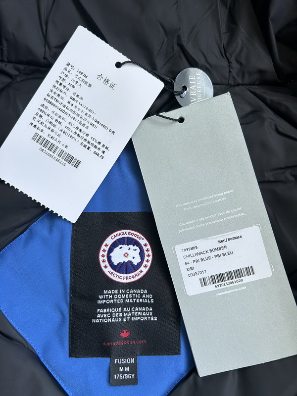 Can*a Go*e coat-342