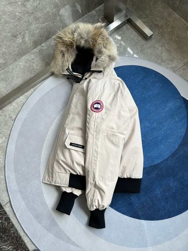 Can*a Go*e coat-352