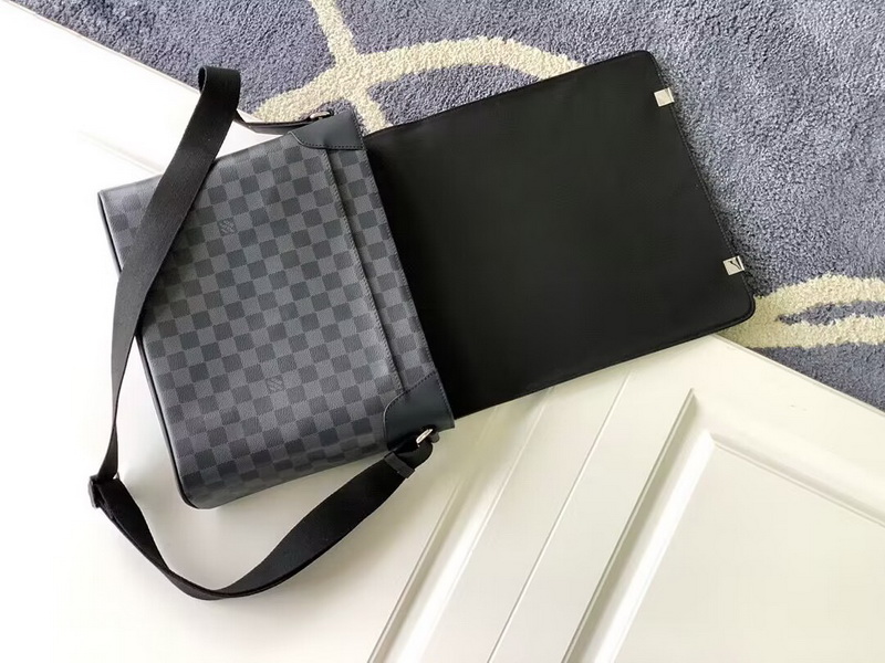 Handbags AAA(Men)-084