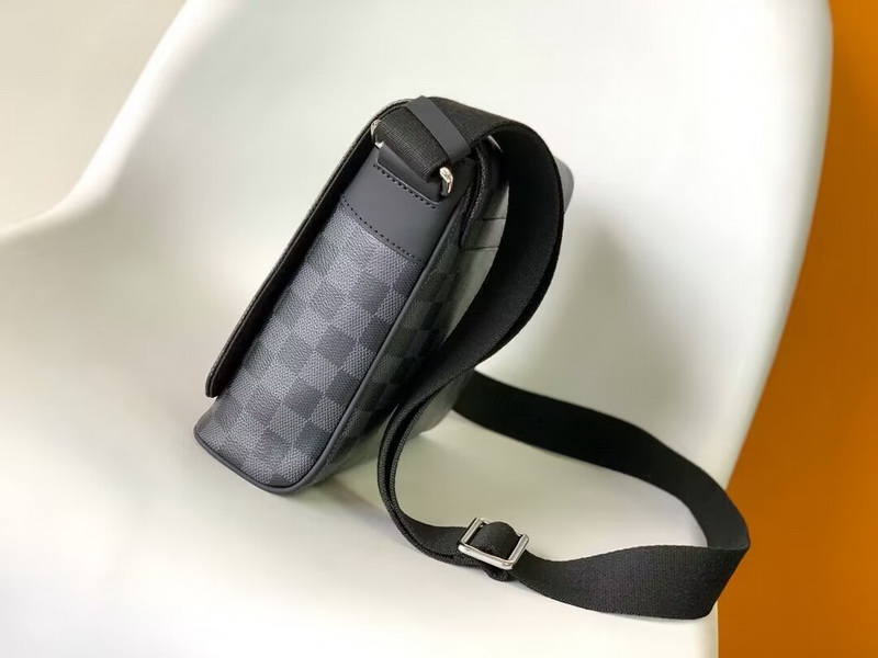 LV Handbags AAAA(Men)-151