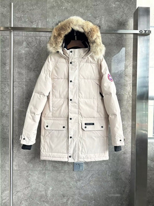 Can*a Go*e coat-369