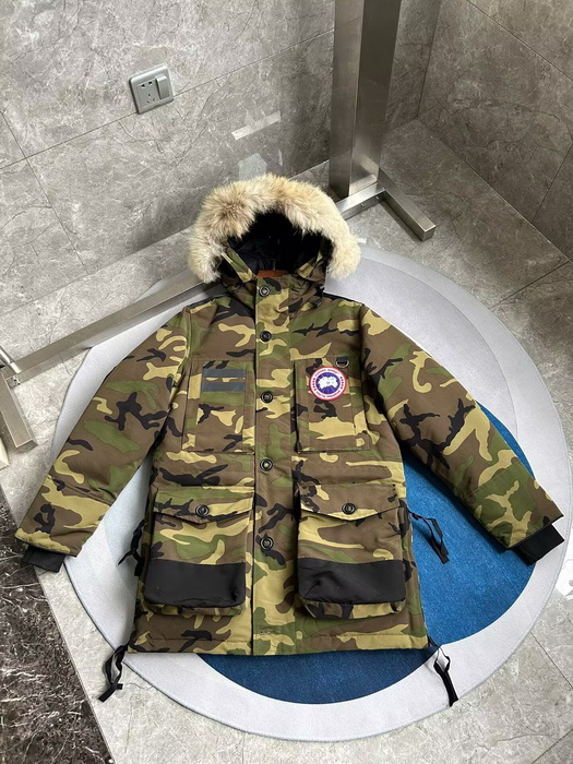 Can*a Go*e coat-373