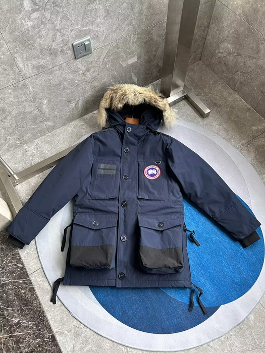 Can*a Go*e coat-375