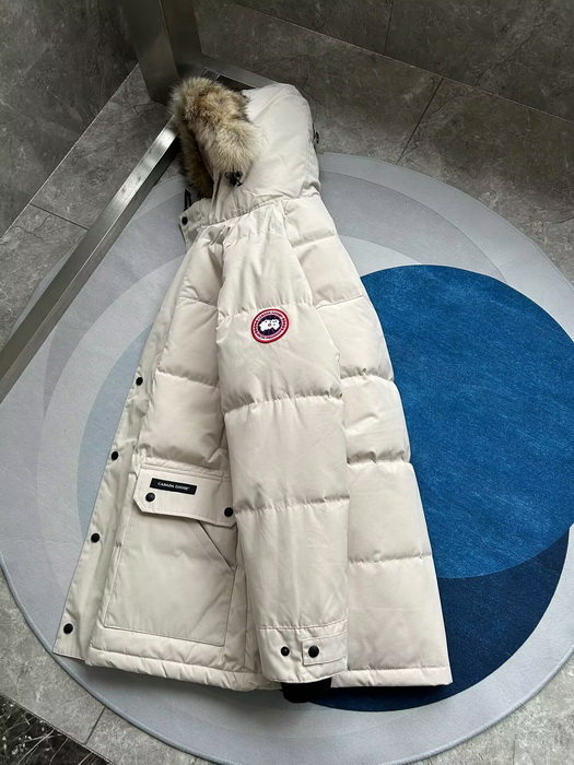 Can*a Go*e coat-369