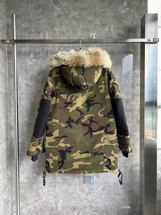 Can*a Go*e coat-373