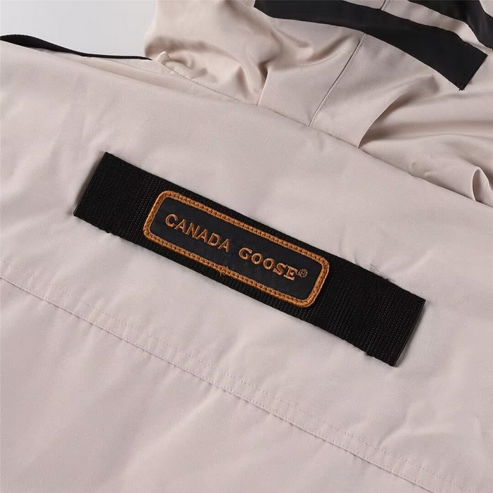 Can*a Go*e coat-376
