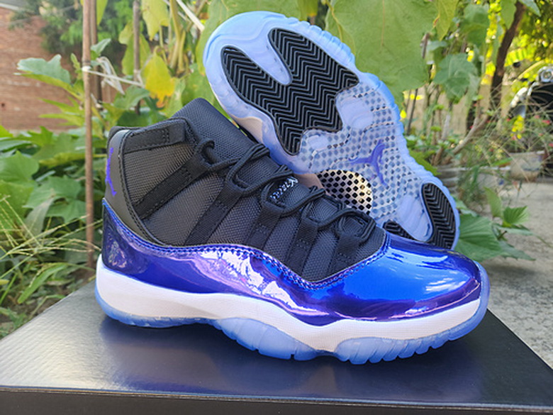 Air Jordan 11 Retro-024