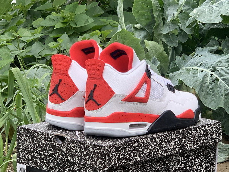 Air Jordan 4 Retro-085