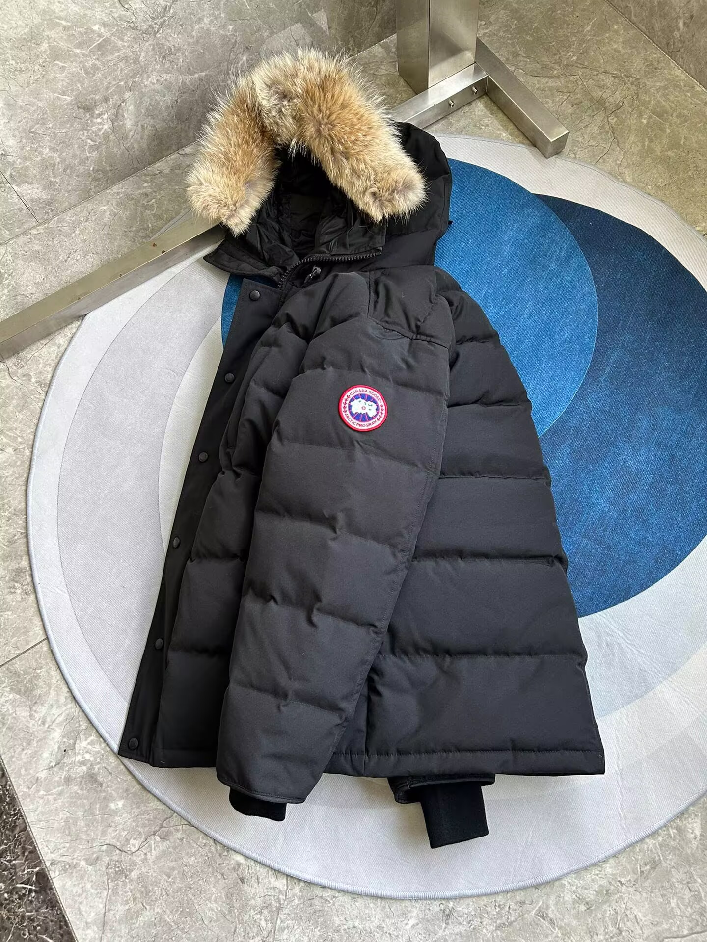 Can*a Go*e coat-378