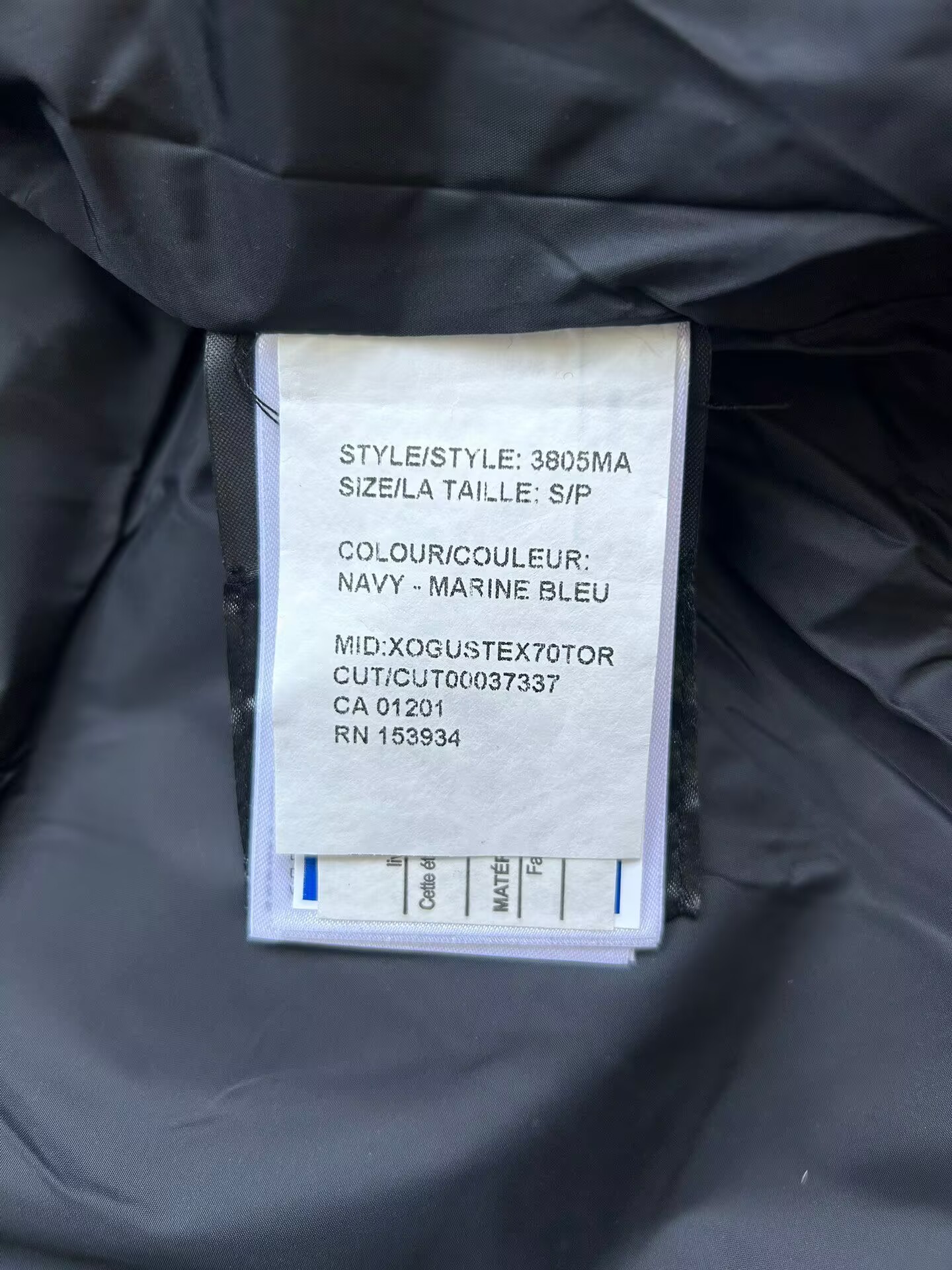 Can*a Go*e coat-381