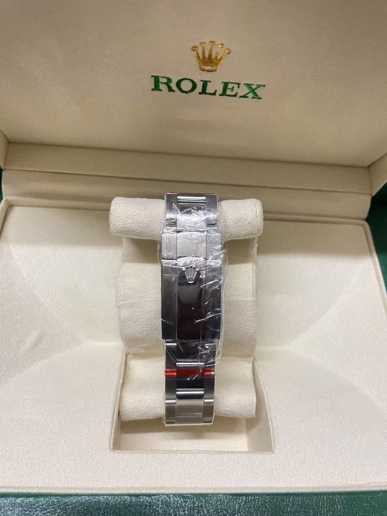 R*l*x watches-182