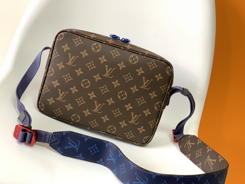LV Handbags AAAA(Men)-195