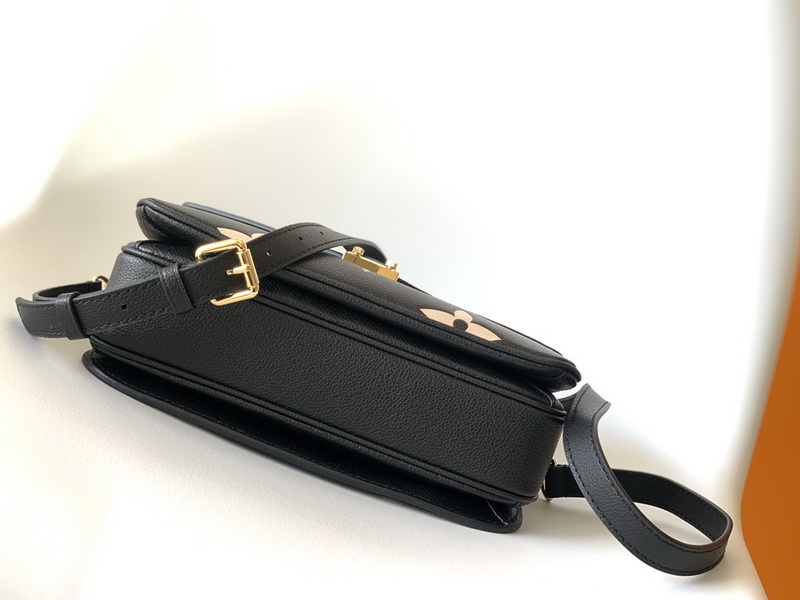 LV Handbags AAA(Women)-811
