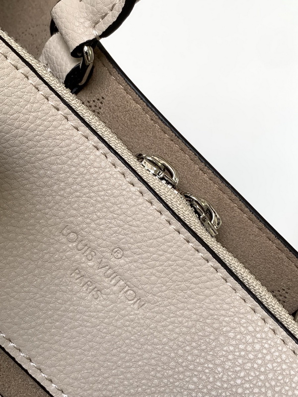 LV Handbags AAA(Women)-979