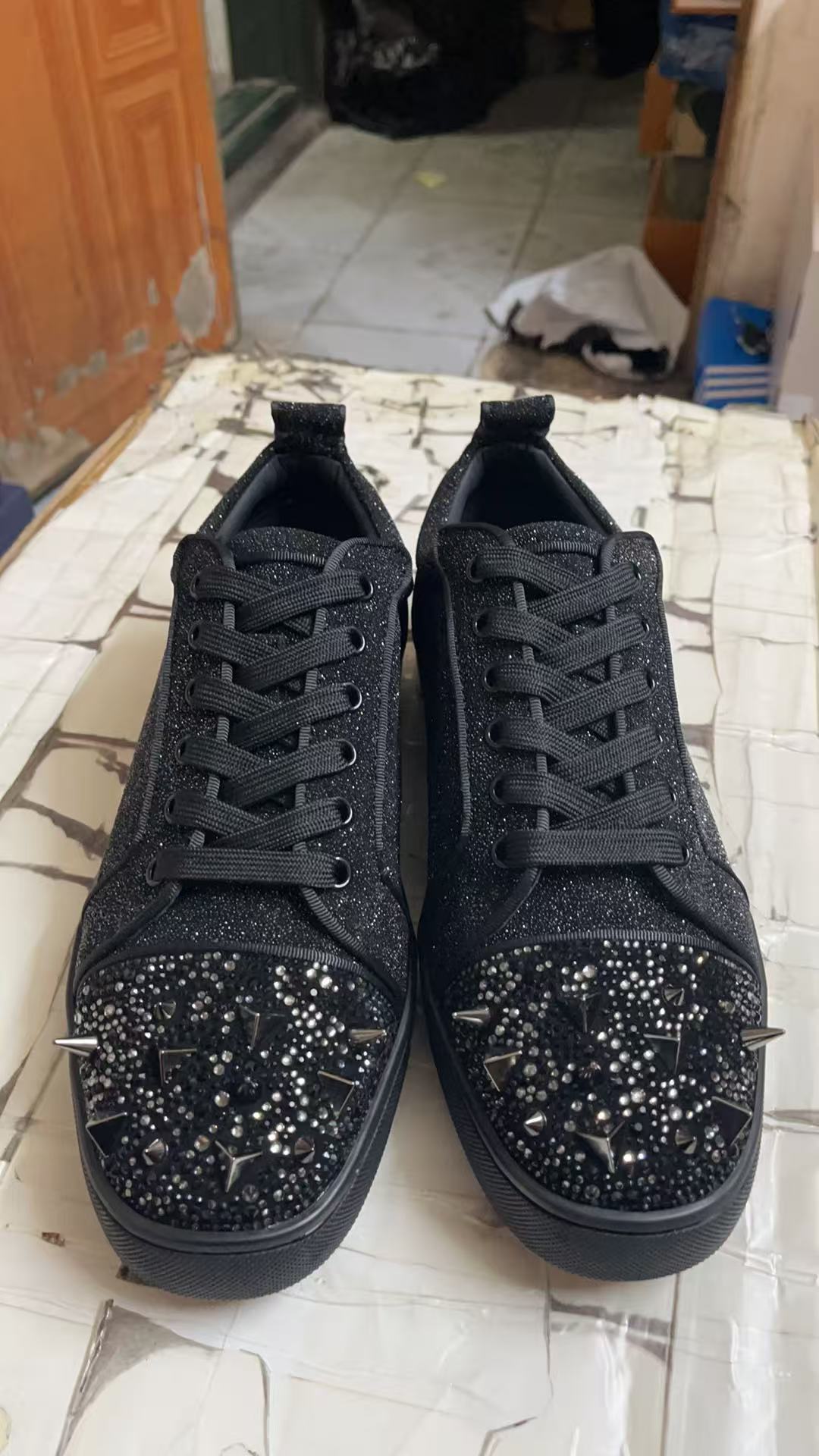 CL Men Shoes-558