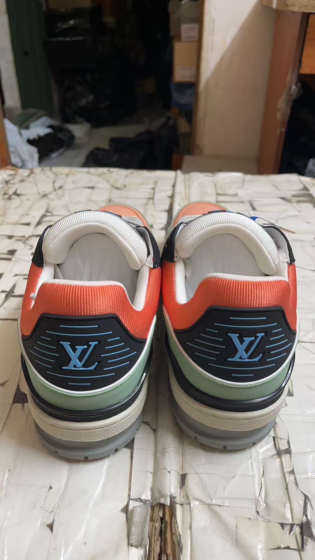 LV Shoes(AAA)-1085