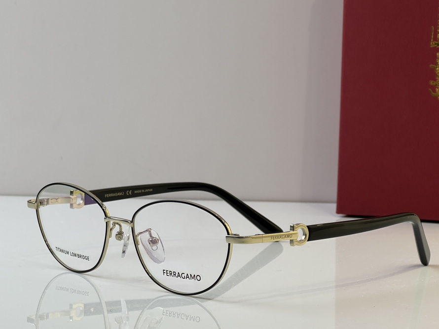 FERRAGAMO Sunglasses(AAAA)-330