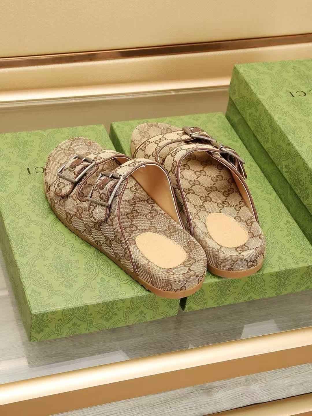 G*u*i slippers(aaa)-468