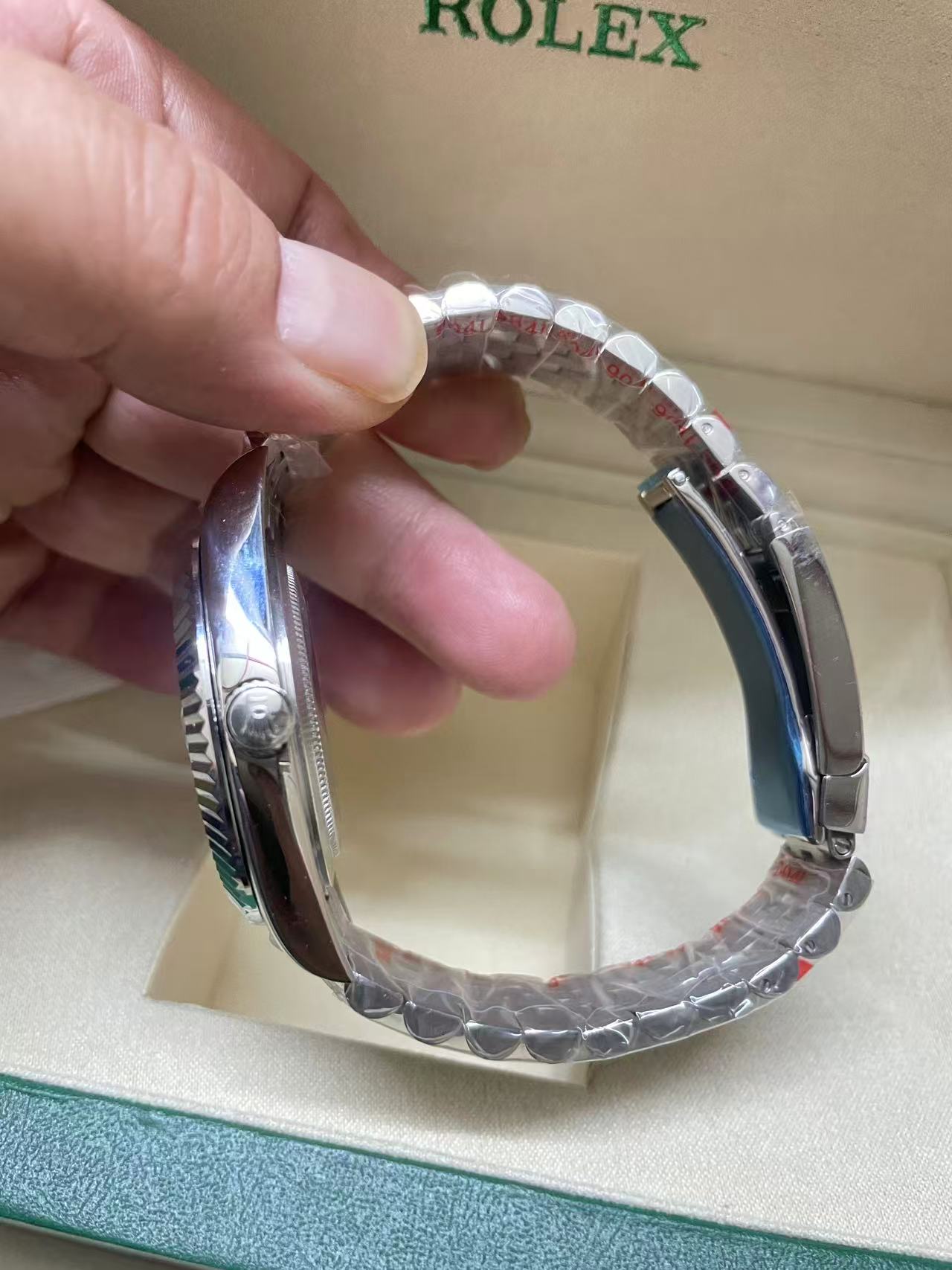 R*l*x watches-189