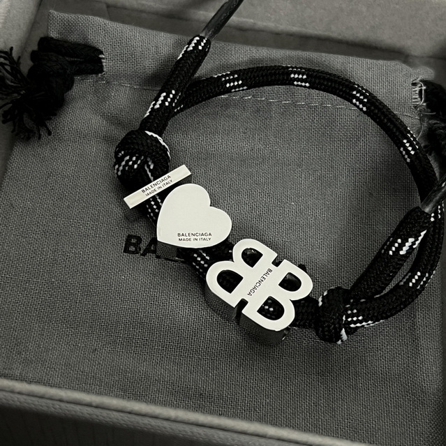 Ba*len*cia*ga bracelet-008