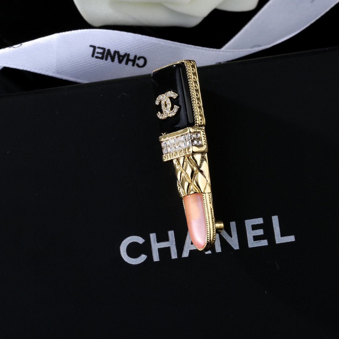 Ch*el brooch-004