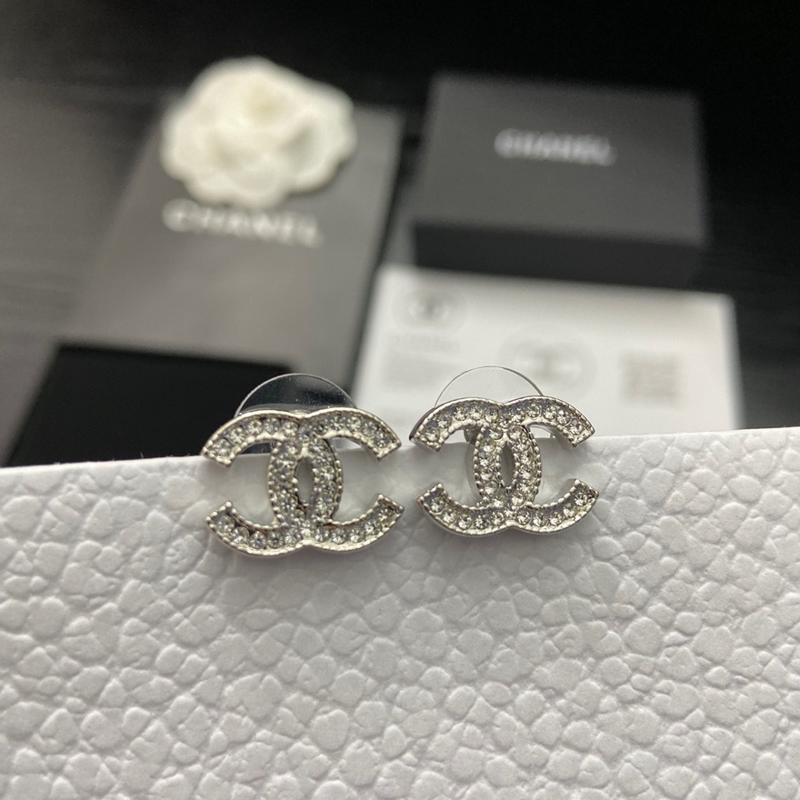 Ch*el brooch-037