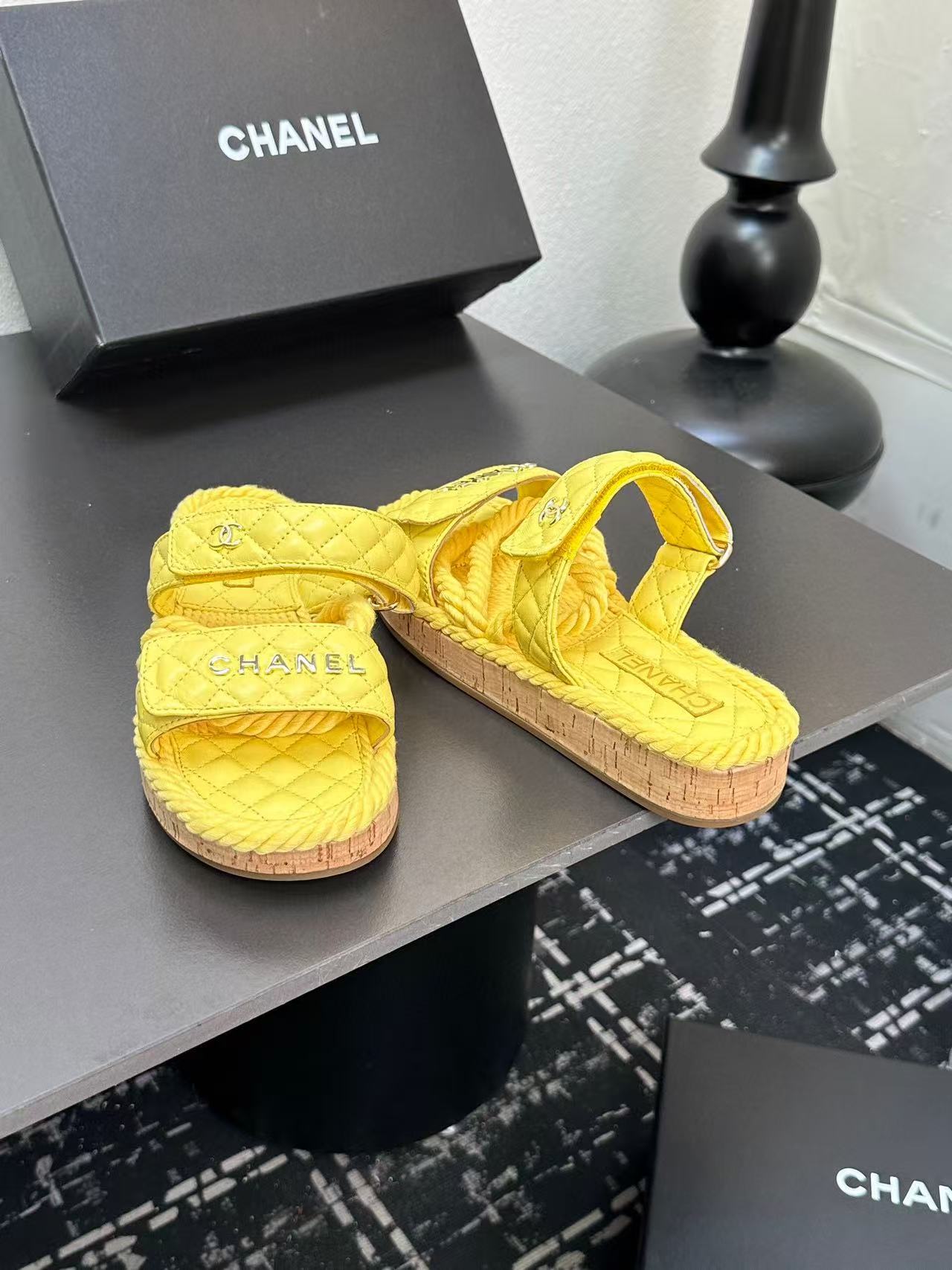 Ch*el slippers women(aaa)-029