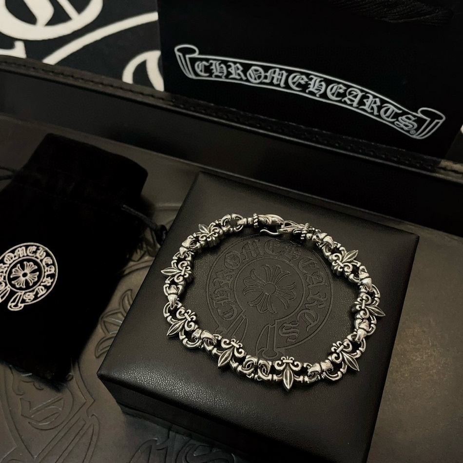 Ch**me He**ts bracelet-010