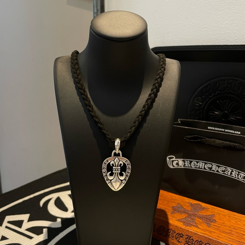 Ch*0me heart necklace-029