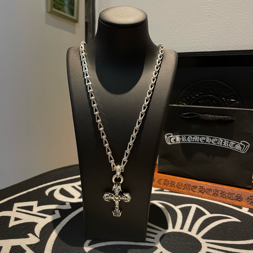 Ch**me He**ts necklace-040
