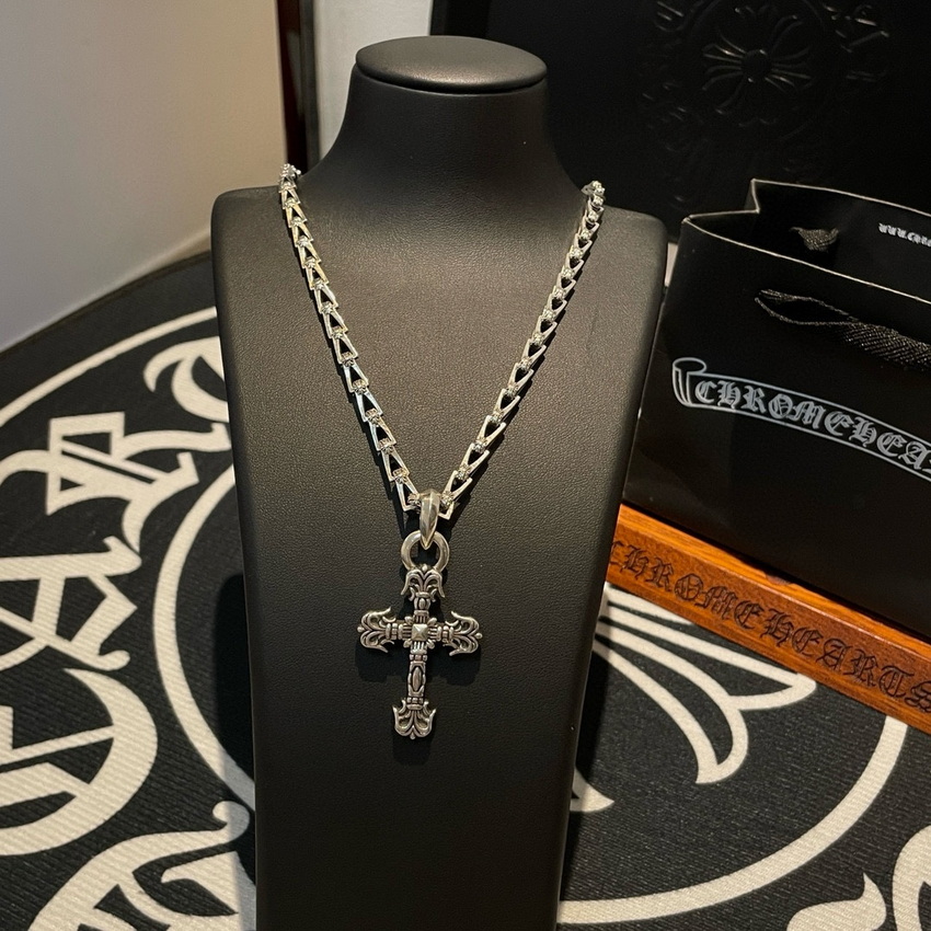 Ch**me He**ts necklace-040