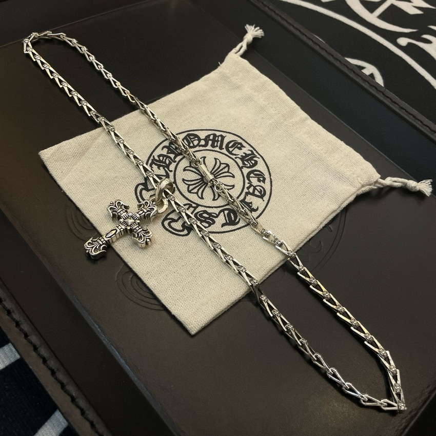 Ch**me He**ts necklace-040