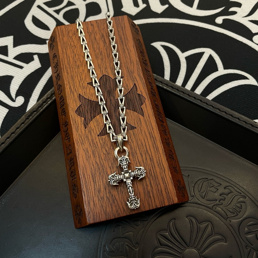Ch**me He**ts necklace-040