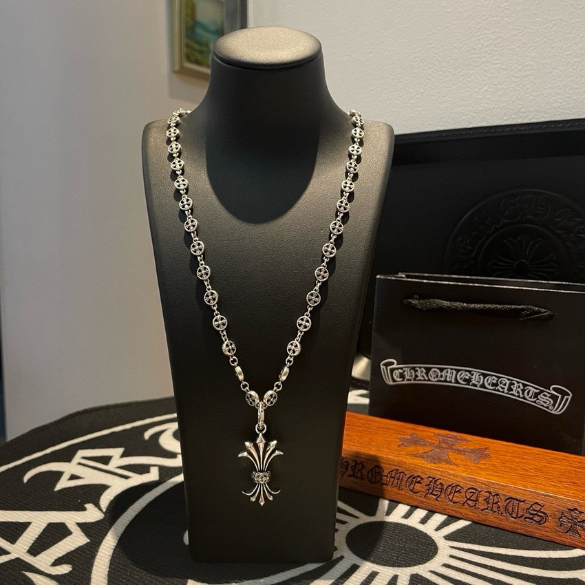 Ch**me He**ts necklace-041