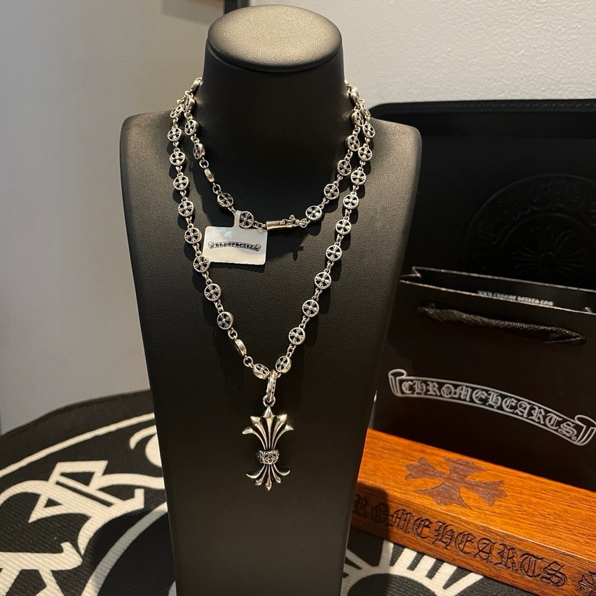 Ch**me He**ts necklace-041