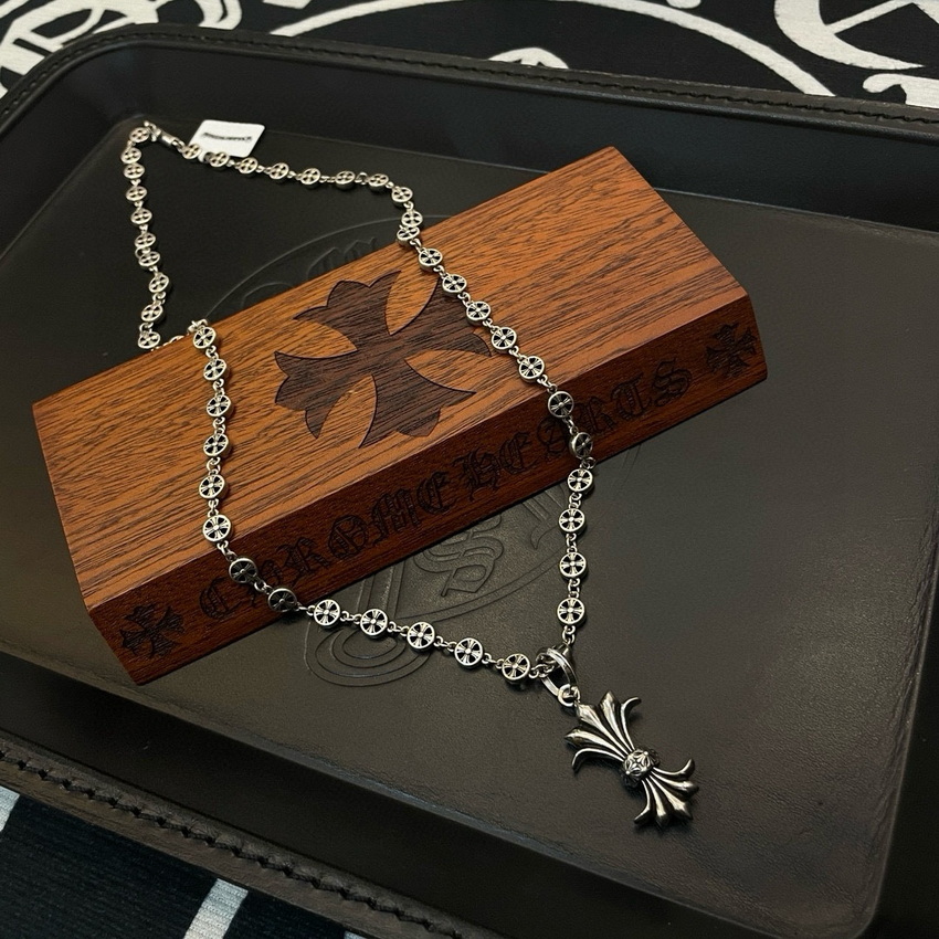 Ch**me He**ts necklace-041