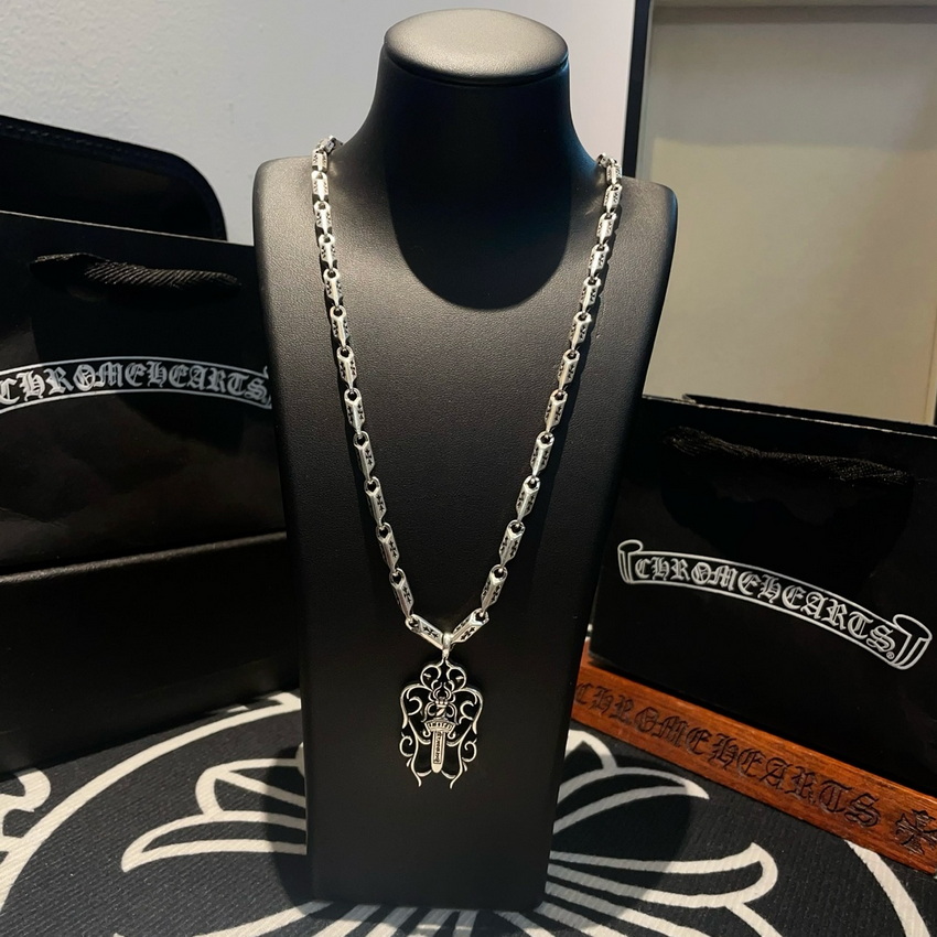 Ch**me He**ts necklace-052