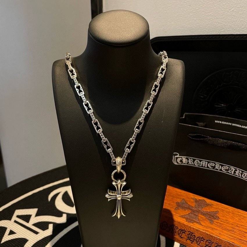 Ch**me He**ts necklace-066