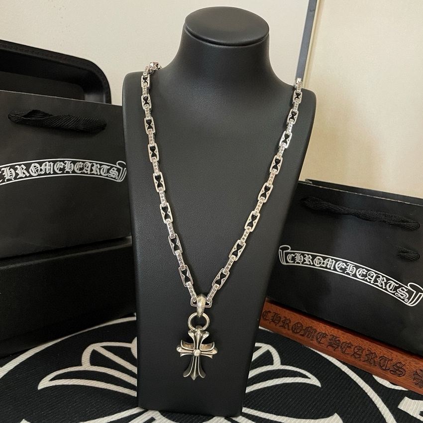 Ch**me He**ts necklace-066