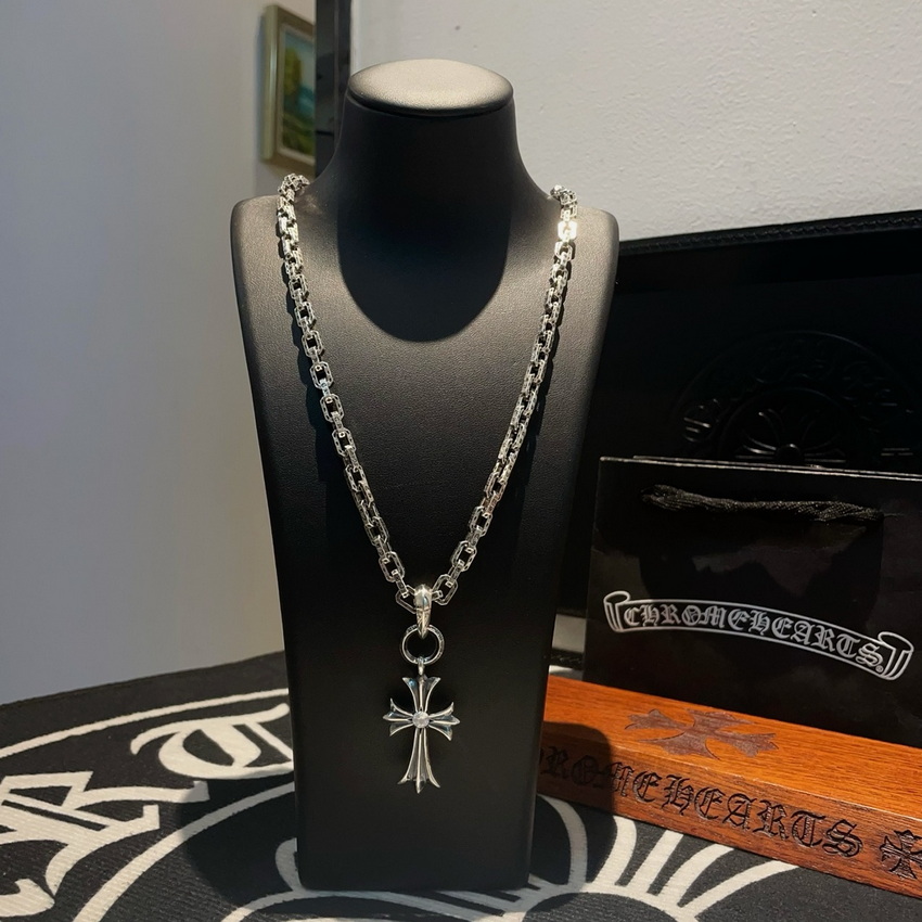 Ch**me He**ts necklace-067